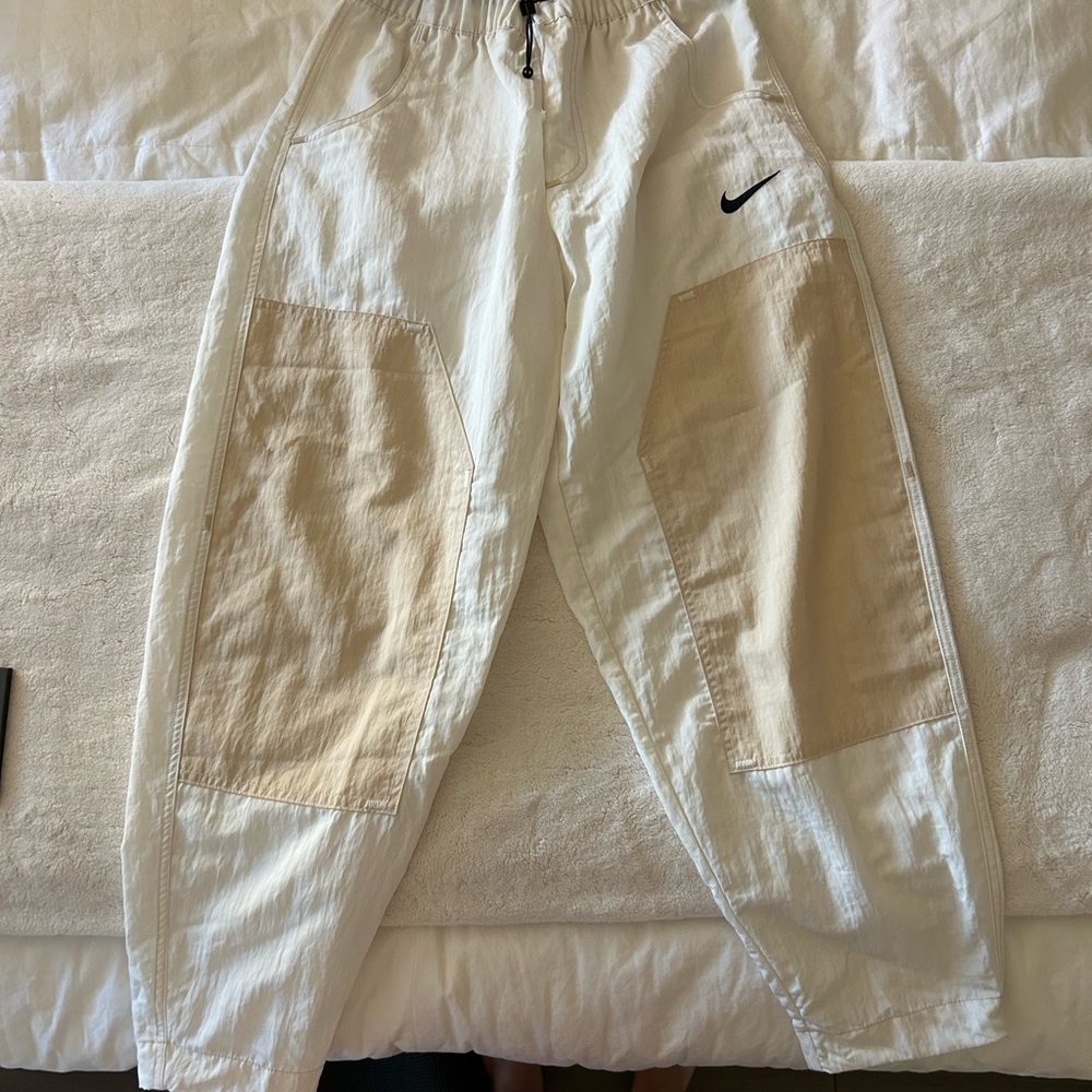 Nike wind breaker pants size XS